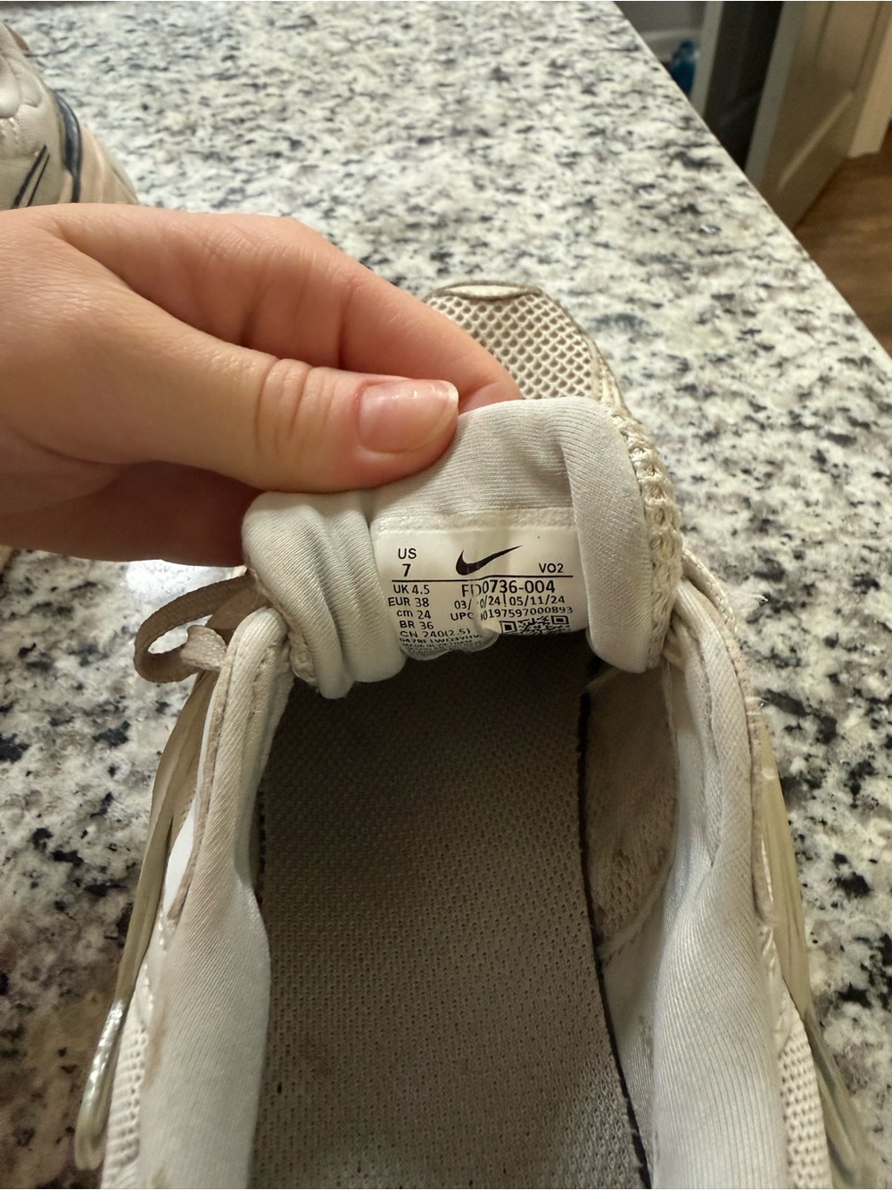 Nike V2K gray and cream sneakers - Picture 4 of 4
